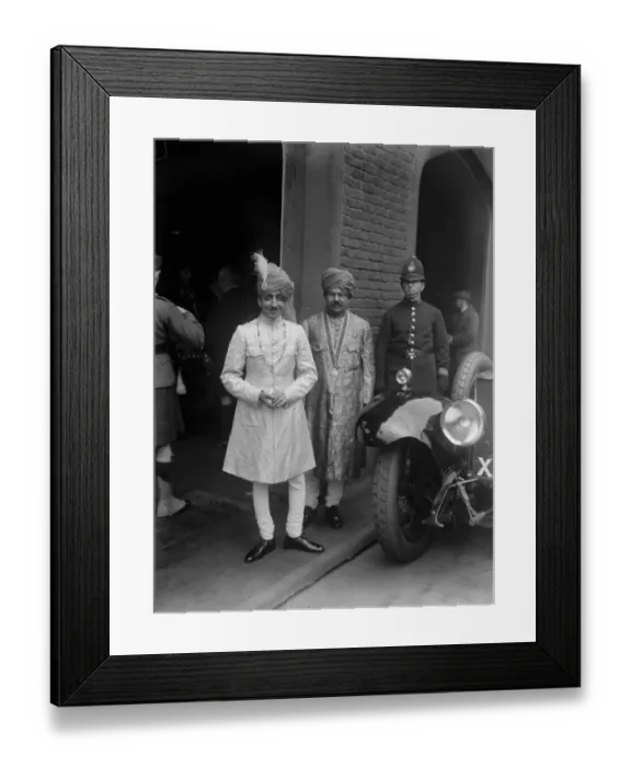 Framed Print : The Kings Levee at St James Palace, London. HH the Rajah of Poonch ( left )