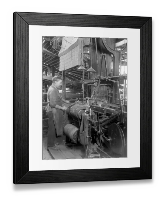 Framed Print : Carpet making at Wilton. 7 January 1923 Framed Print : Carpet making at Wilton. 7 January 1923
