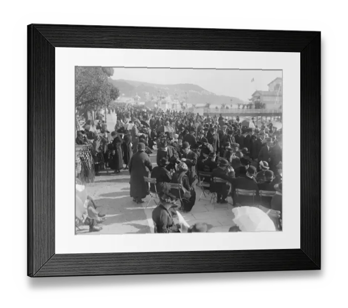 Framed Print : General view of the popular promenade Des Aeglais along the Mediterranean at Nice, France Framed Print : General view of the popular promenade Des Aeglais along the Mediterranean at Nice, France