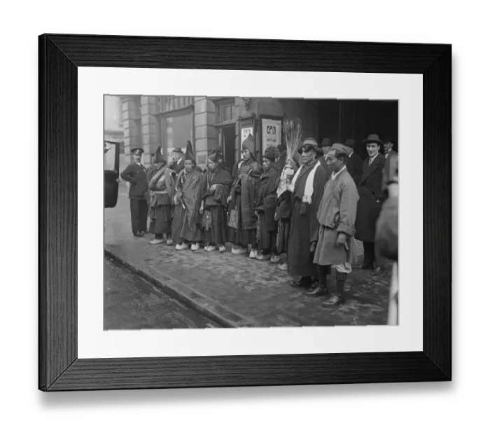 Framed Print : The first Lamas ever to visit Europe in London. A group of lamas outside the Scala Theatre Framed Print : The first Lamas ever to visit Europe in London. A group of lamas outside the Scala Theatre
