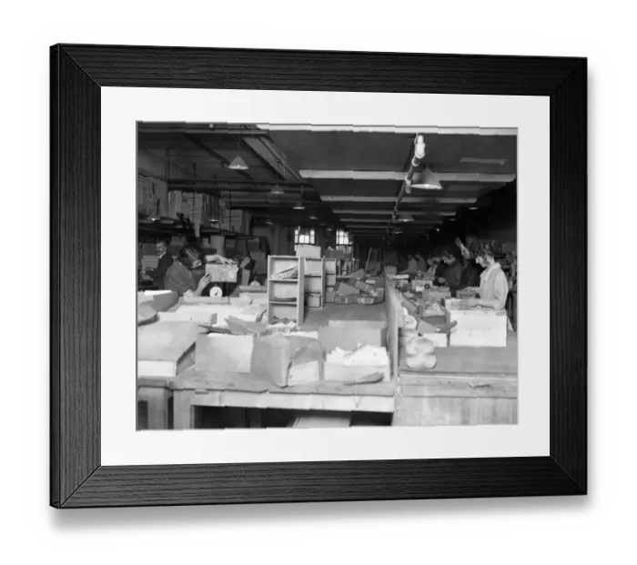 Framed Print : The Parcel Despatch Department at Harrods Department Store. 16 June 1925 Framed Print : The Parcel Despatch Department at Harrods Department Store. 16 June 1925