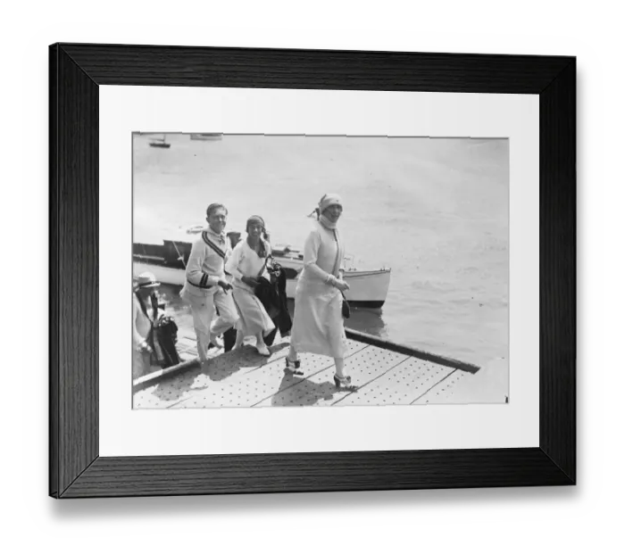 Framed Print : The Spanish Royal family on holiday at Santander. The Queen of Spain and the Duchess