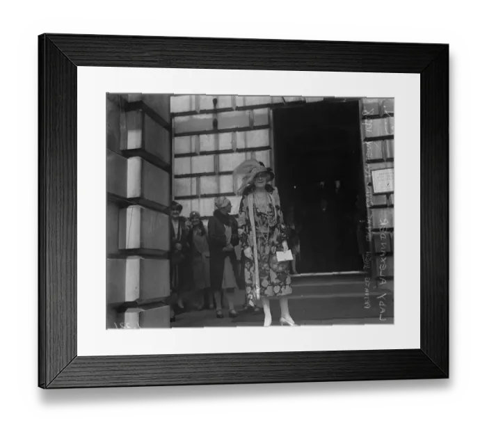 Framed Print : Private view day at the Royal Academy. Lady Alexander leaving. 4 May 1928 Framed Print : Private view day at the Royal Academy. Lady Alexander leaving. 4 May 1928