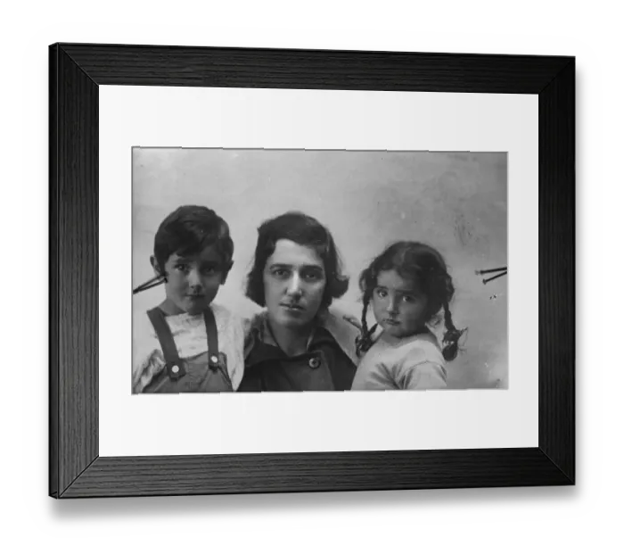 Framed Print : Mme Litvinoff to interpret for Russian delegation at Geneva. 22 November 1927