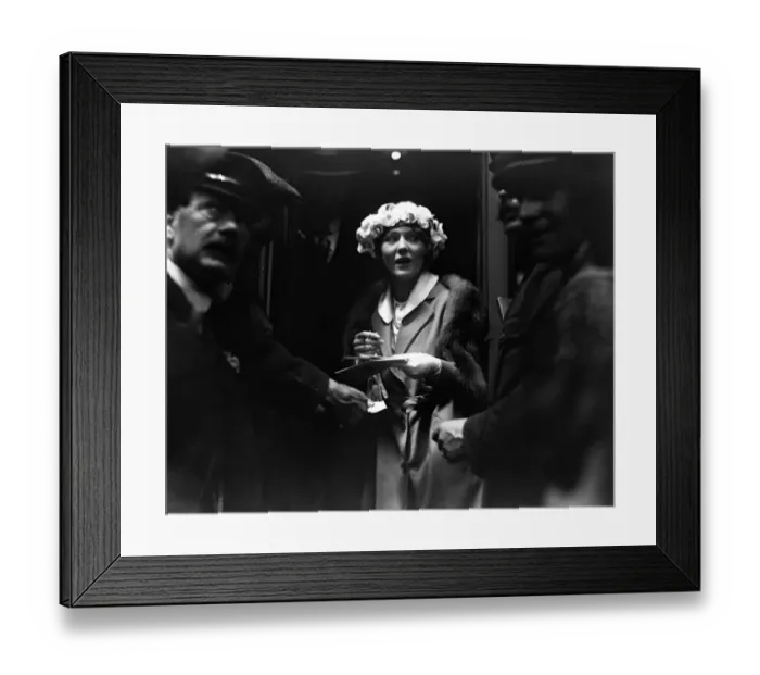 Framed Print : American actress, Mary Pickford at Southampton, signing autographs on the start Framed Print : American actress, Mary Pickford at Southampton, signing autographs on the start