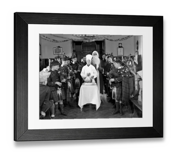 Framed Print : Christmas preparations at the Barnardo Homes at Kingston-On-Thames. 8 December 1934 Framed Print : Christmas preparations at the Barnardo Homes at Kingston-On-Thames. 8 December 1934