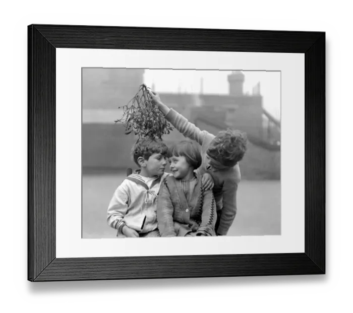 Framed Print : Christmas at St Clements Danes School, Drury Lane. 1926