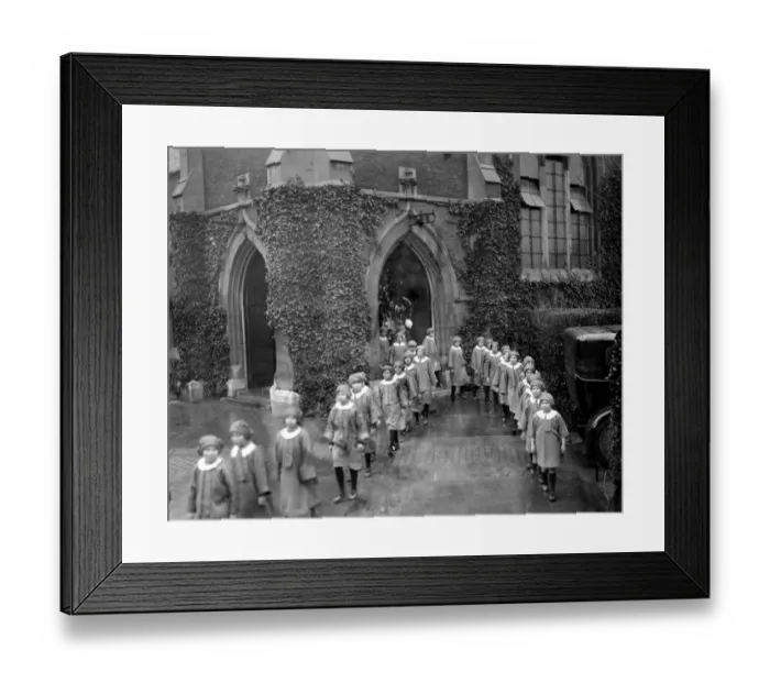 Framed Print : The girls choir of the Barnardo Village Homes at Barkingside after practising Christmas Framed Print : The girls choir of the Barnardo Village Homes at Barkingside after practising Christmas