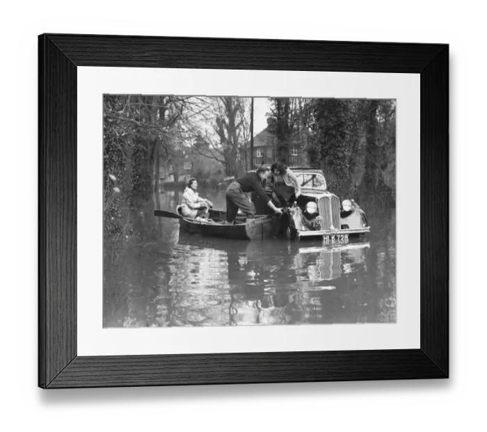 Framed Print : A wide area of Berkshire lies underwater following the overflowing of the river Thames Framed Print : A wide area of Berkshire lies underwater following the overflowing of the river Thames