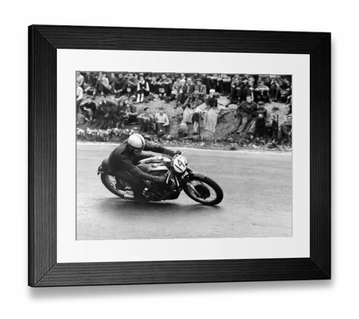 Framed Print : The winner once again and unbeaten at Brands Hatch in three years, John Surtees Framed Print : The winner once again and unbeaten at Brands Hatch in three years, John Surtees