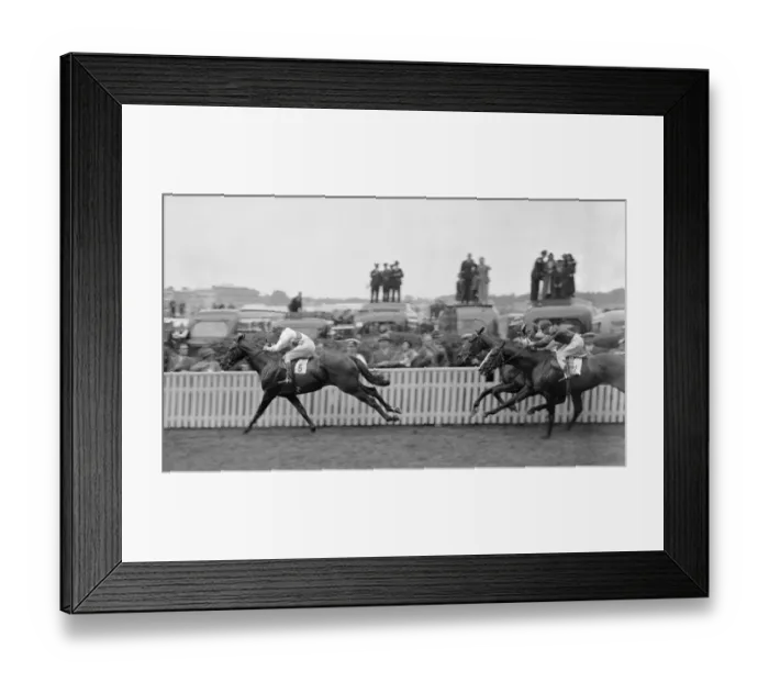 Framed Print : Ascot race meeting, 1935. Caracol leading in the Churchill Stakes. 19 June 1935 Framed Print : Ascot race meeting, 1935. Caracol leading in the Churchill Stakes. 19 June 1935