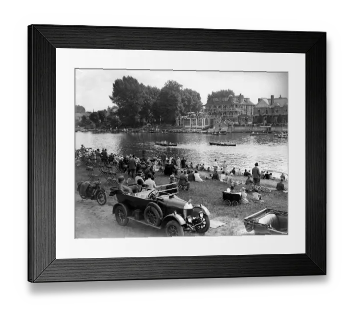 Framed Print : The river at Hampton Court & Dittons Regatta 10th August 1928