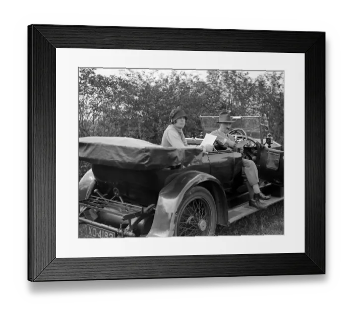 Framed Print : Avon Valley Coursing Club meet at Downton Hampshire. Mr and Mrs L. V. Bolton. 1926