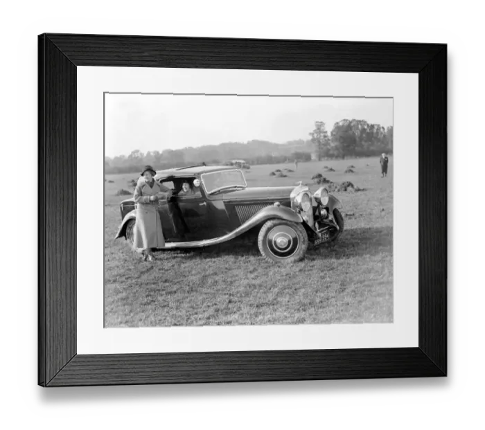 Framed Print : South Of England Coursing Club meeting at Mentmore, Buckinghamshire. Lady Rosebery Framed Print : South Of England Coursing Club meeting at Mentmore, Buckinghamshire. Lady Rosebery