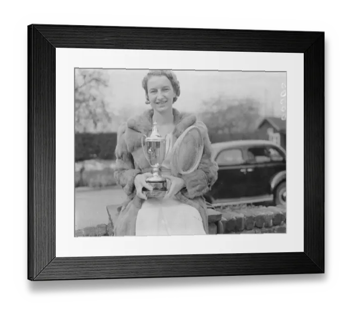 Framed Print : Mary Hardwick wins title in Roehampton tournament. Kay Stammers in car smash before match Framed Print : Mary Hardwick wins title in Roehampton tournament. Kay Stammers in car smash before match