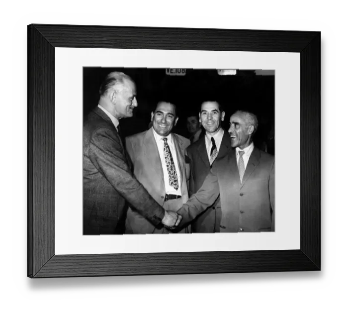 Framed Print : Tazio Nuvalari, the Italian motor racing veteran - greeted by Lieut Col Goldie Gardner