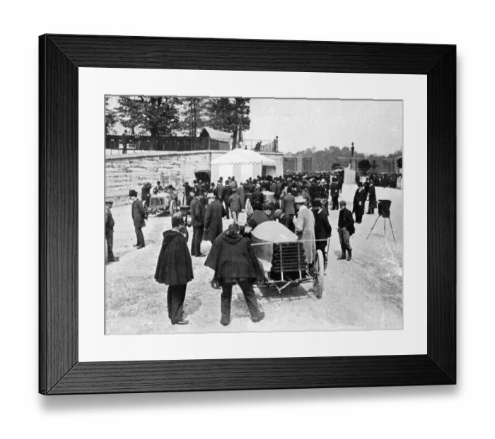 Framed Print : 23rd May 1903. The paddock with Lorraine-Barrow car in les jardins des Tuileries