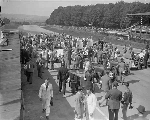 A general view from the pits before the start. Taking place in England for the first