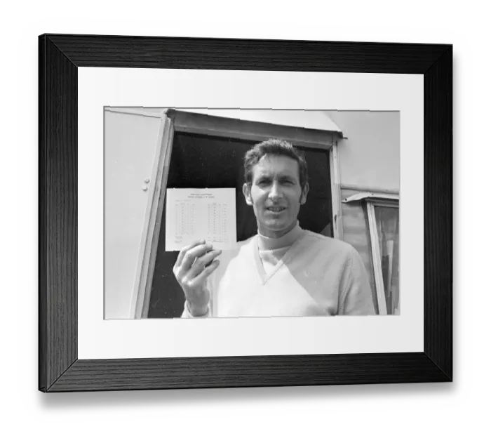 Framed Print : St Annes, lancashire: New Zealander Bob Charles, returning to the scene of his 1963 triumph