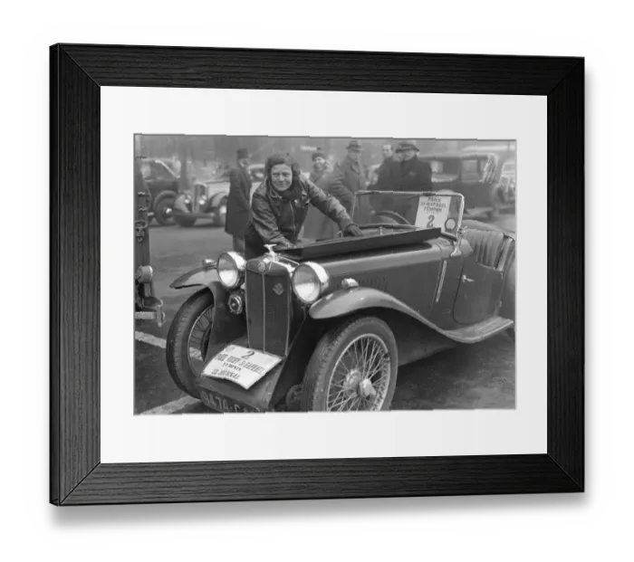 Framed Print : French motor rally. Thirty nine competitors left the Place de la Concorde in Paris