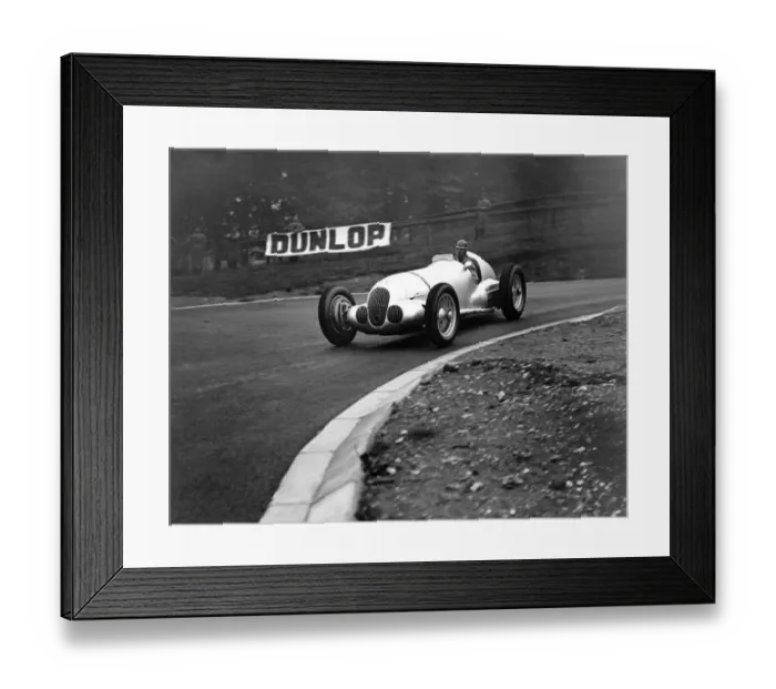 Framed Print : Dick Seaman practising in his new 200 mph Mercedes at Cryustal Palace 7th October 1937