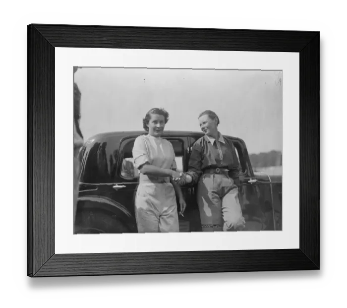 Framed Print : Mrs Kay Petre ( left ) beats Mrs Gwenda Stewart in womens speed duel at Brooklands Framed Print : Mrs Kay Petre ( left ) beats Mrs Gwenda Stewart in womens speed duel at Brooklands