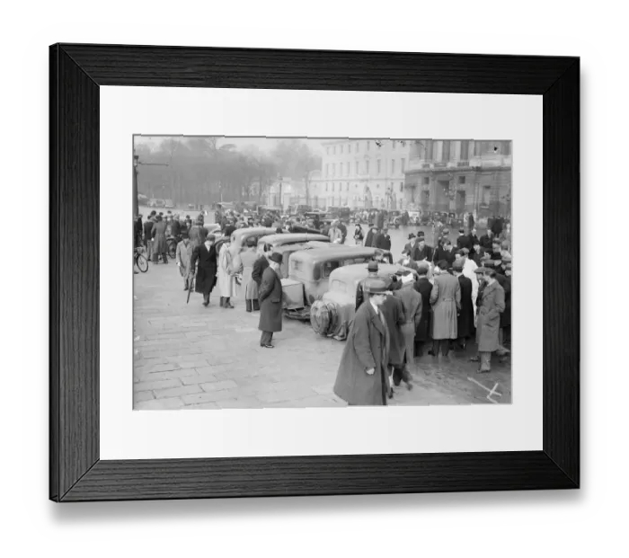 Framed Print : Competitors in Monte Carlo Rally check in at Paris control station. 22 January 1935 Framed Print : Competitors in Monte Carlo Rally check in at Paris control station. 22 January 1935