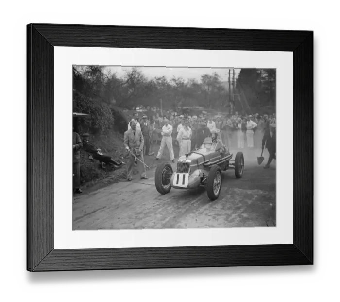 Framed Print : Miss Doreen Evans at the start in her MG. 28 September 1935 Framed Print : Miss Doreen Evans at the start in her MG. 28 September 1935