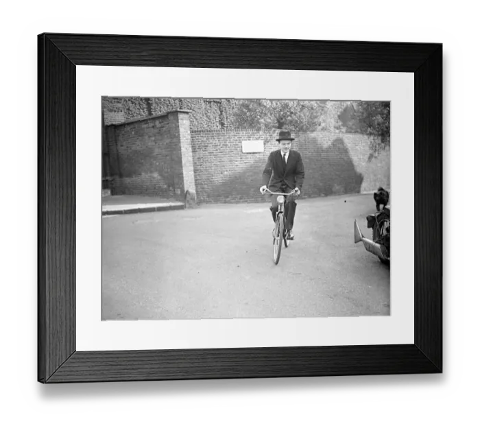 Framed Print : Banker nephew of Home Secretary, cycles to work. Mr Quintin Vincent, Hoare, a nephew Framed Print : Banker nephew of Home Secretary, cycles to work. Mr Quintin Vincent, Hoare, a nephew
