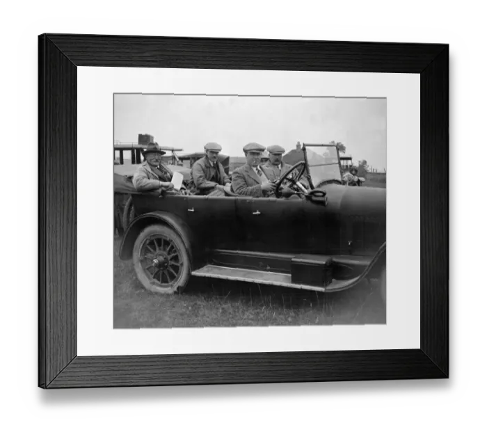 Framed Print : Southern Counties Coursing Club meet at Southminster, Malden, Essex. Mr Howard Adams, Mr C Framed Print : Southern Counties Coursing Club meet at Southminster, Malden, Essex. Mr Howard Adams, Mr C
