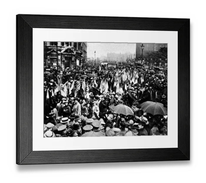 Framed Print : Womans Right To Serve Demonstration, on 17 July 1915, of thousands of women Framed Print : Womans Right To Serve Demonstration, on 17 July 1915, of thousands of women