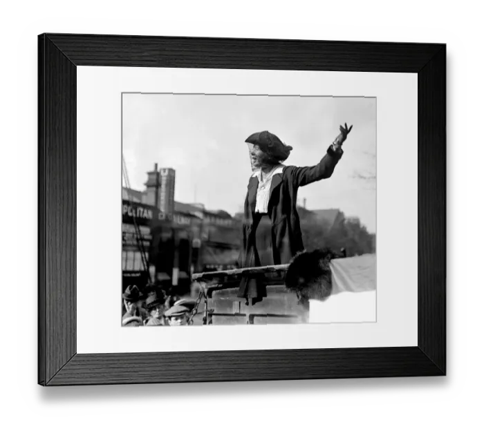 Framed Print : Miss Christabel Pankhurst, at the East Islington election 20th October 1917 Framed Print : Miss Christabel Pankhurst, at the East Islington election 20th October 1917