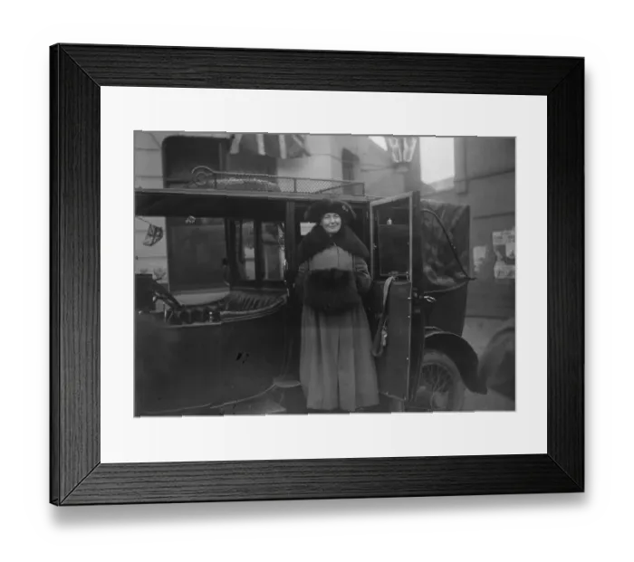 Framed Print : Opening of Miss Christabel Pankhursts campaign at Smethwick, Staffordshire Mrs