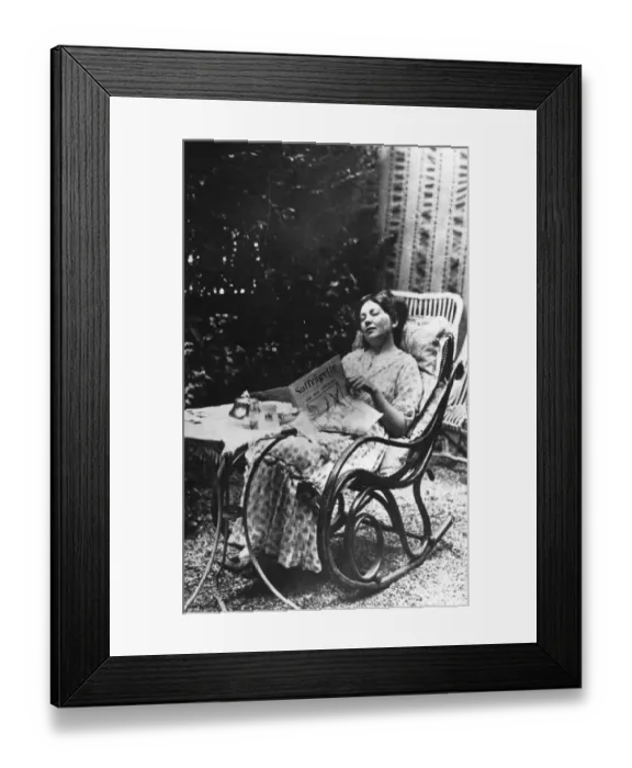 Framed Print : Christabel Pankhurst (1880-1958) daughter of Emmeline Framed Print : Christabel Pankhurst (1880-1958) daughter of Emmeline