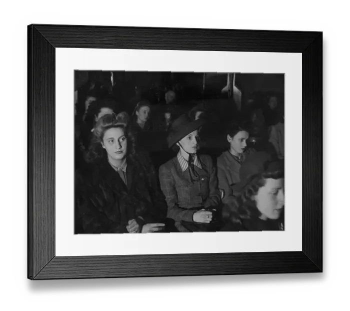 Framed Print : The Kangeroo Club - formed by the war brides of Australia servicemen who are awaiting Framed Print : The Kangeroo Club - formed by the war brides of Australia servicemen who are awaiting