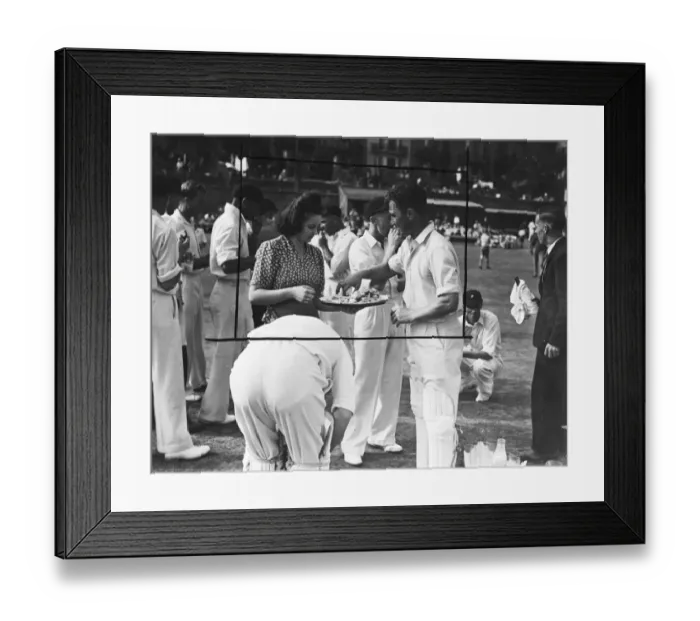 Framed Print : The Middlesex and England batsman Denis Compton received a great ovation at Hastings