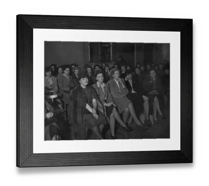 Framed Print : The Kangaroo Club - formed by the war brides of Australia servicemen who are awaiting Framed Print : The Kangaroo Club - formed by the war brides of Australia servicemen who are awaiting