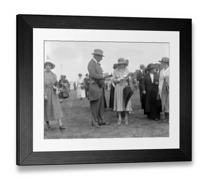 Framed Print : Earl of Lonsdale and Miss Audrey James at Glorious Goodwood Racecourse, West Sussex