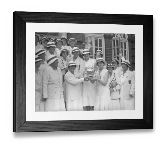 Framed Print : Sussex Are Womens Bowls Champions. Sussex beat Middlesex in the final of