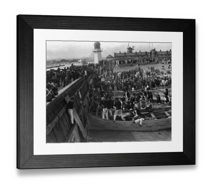 Framed Print : Shooting scenes of the Nelson film at Littlehampton, Sussex. The storming of the Mole Framed Print : Shooting scenes of the Nelson film at Littlehampton, Sussex. The storming of the Mole