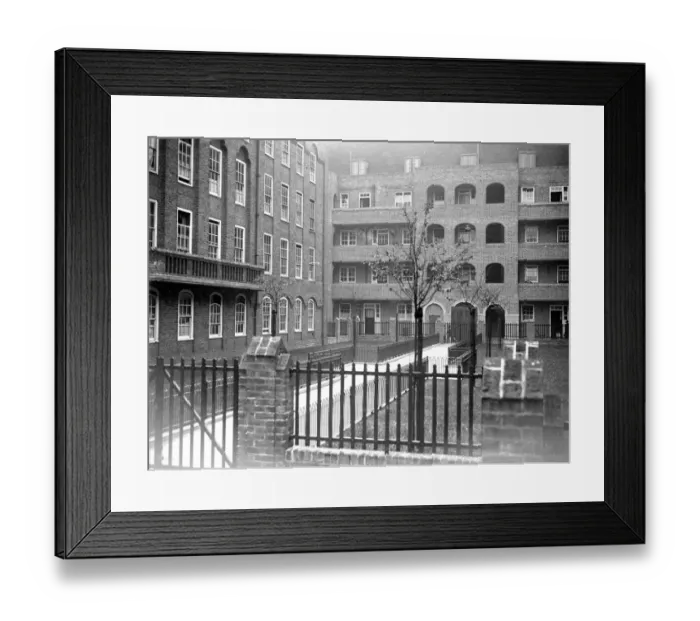 Framed Print : Flats at Wapping, London. 1933 Framed Print : Flats at Wapping, London. 1933