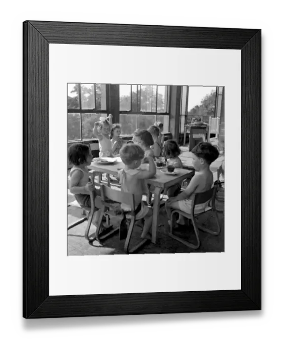 Framed Print : Peckham Health Centre or the Pioneer Health Centre was opened in 1935 in Peckham, south London