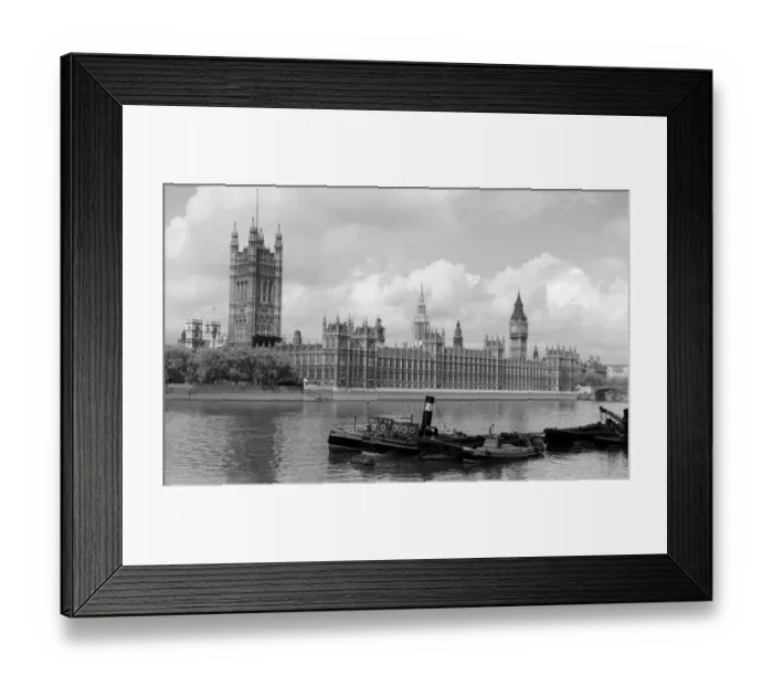 Framed Print : Boats on the River Thames at Houses of Parliament Building, London, England, UK Framed Print : Boats on the River Thames at Houses of Parliament Building, London, England, UK