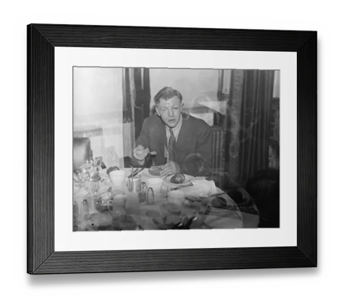 Framed Print : Boxer, Marcus Neusals victory breakfast in his London hotel after defeating Jack