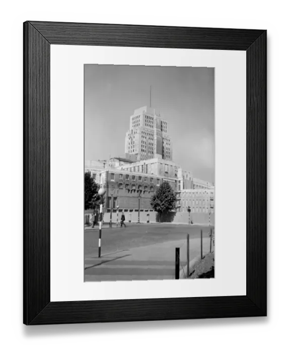 Framed Print : University Of London ( from Russell Square ), London, England : with the Senate