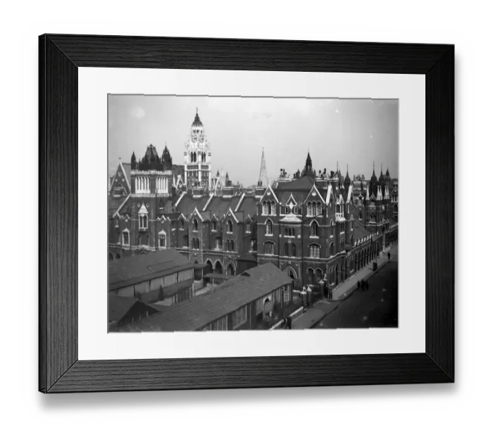 Framed Print : London Shoreditch Market Place Framed Print : London Shoreditch Market Place