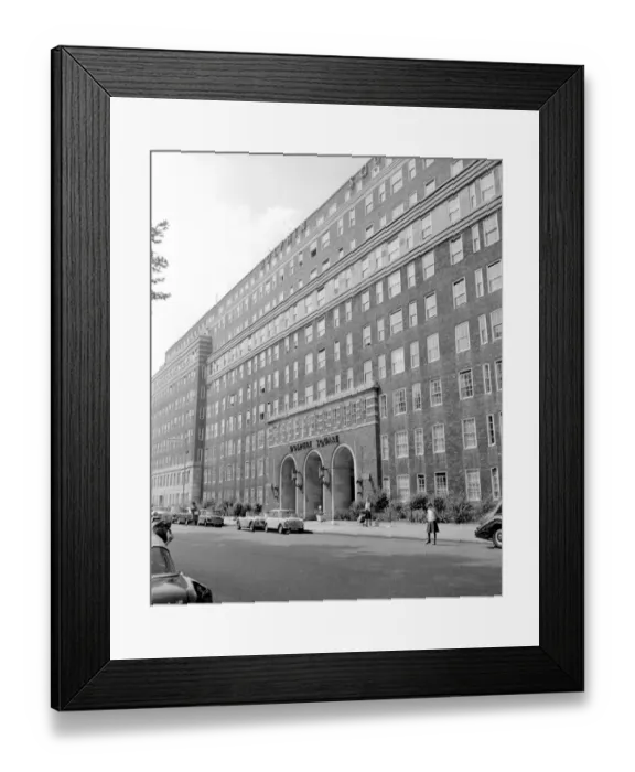 Framed Print : London: Europes biggest block of flats, Dolphin Square, overlooking the Thames Framed Print : London: Europes biggest block of flats, Dolphin Square, overlooking the Thames