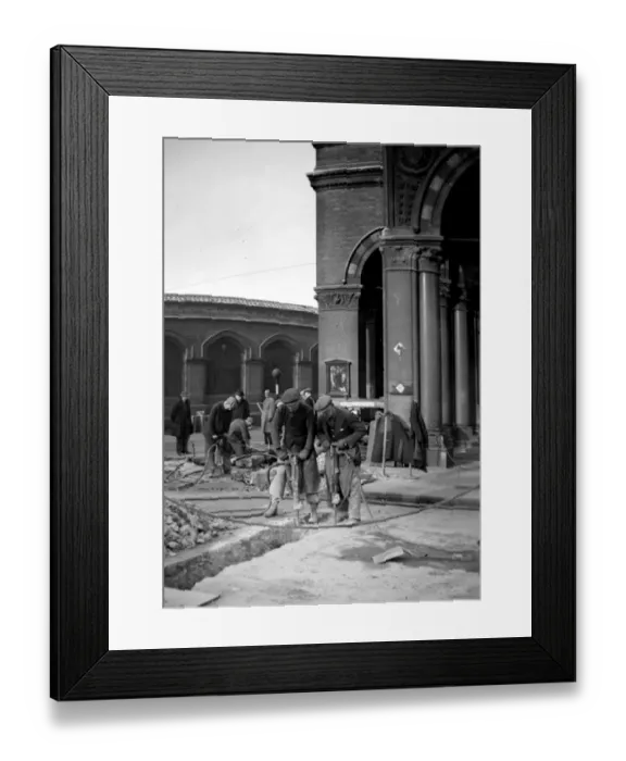 Framed Print : Road mending : Workmen using pneumatic drills in Euston Road, London, England Framed Print : Road mending : Workmen using pneumatic drills in Euston Road, London, England