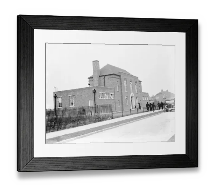 Framed Print : An exterior view of the new Blackfen Library on Cedar Avenue in Blackfen, London Framed Print : An exterior view of the new Blackfen Library on Cedar Avenue in Blackfen, London