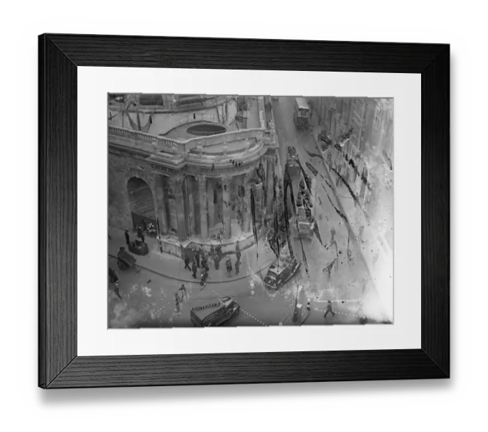Framed Print : Bank of England presents historic strip of pavement to city. Scanes architecture preserved